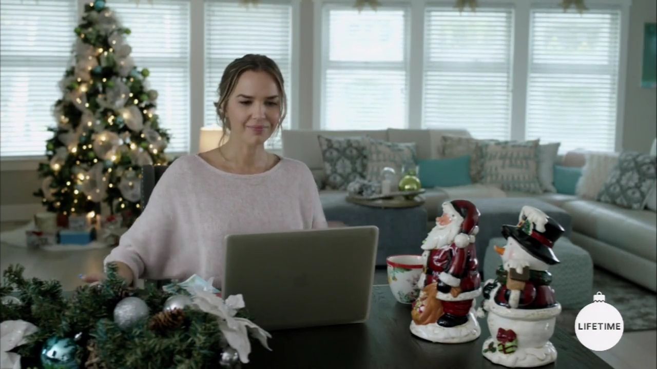 2017-FourChristmasandWedding-1672.jpg