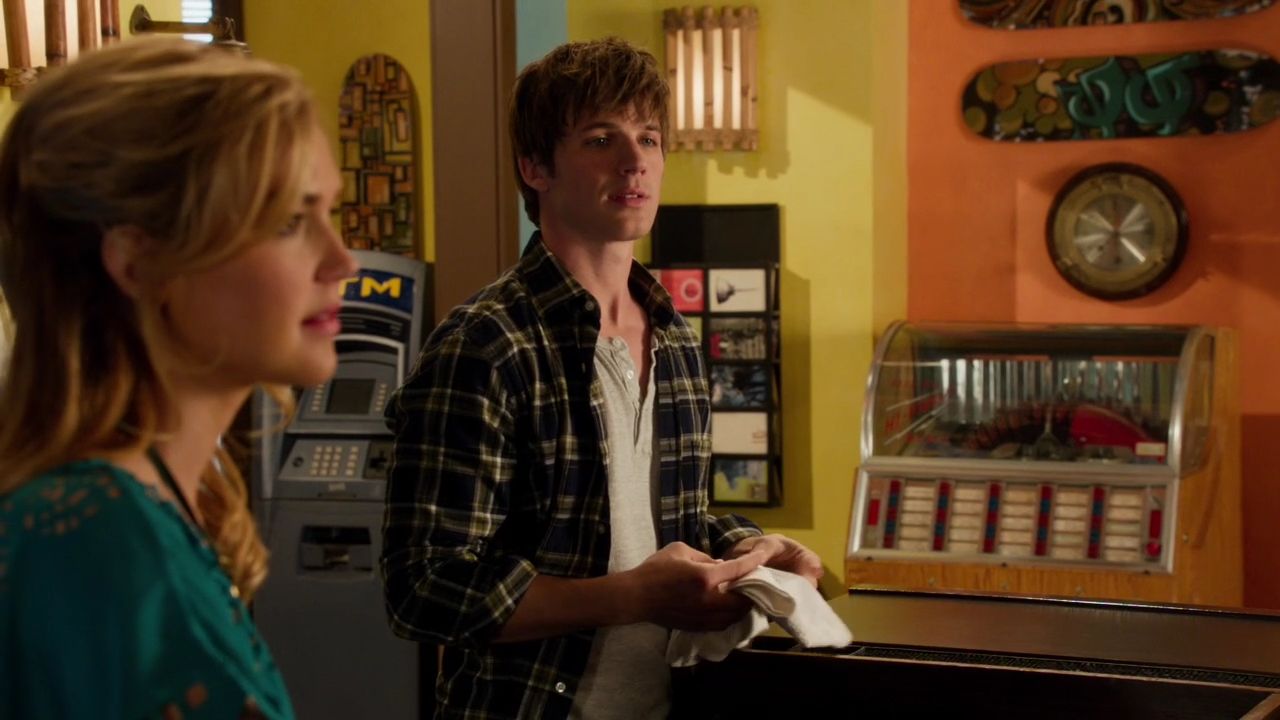 90210-S04E16-006.jpg