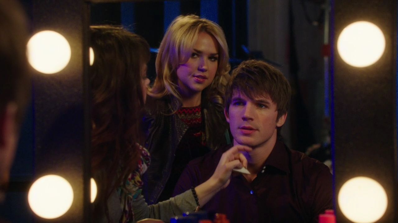 90210-S04E16-081.jpg