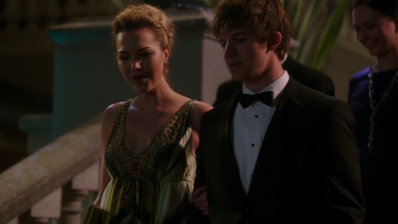 90210-S04E16-105.jpg