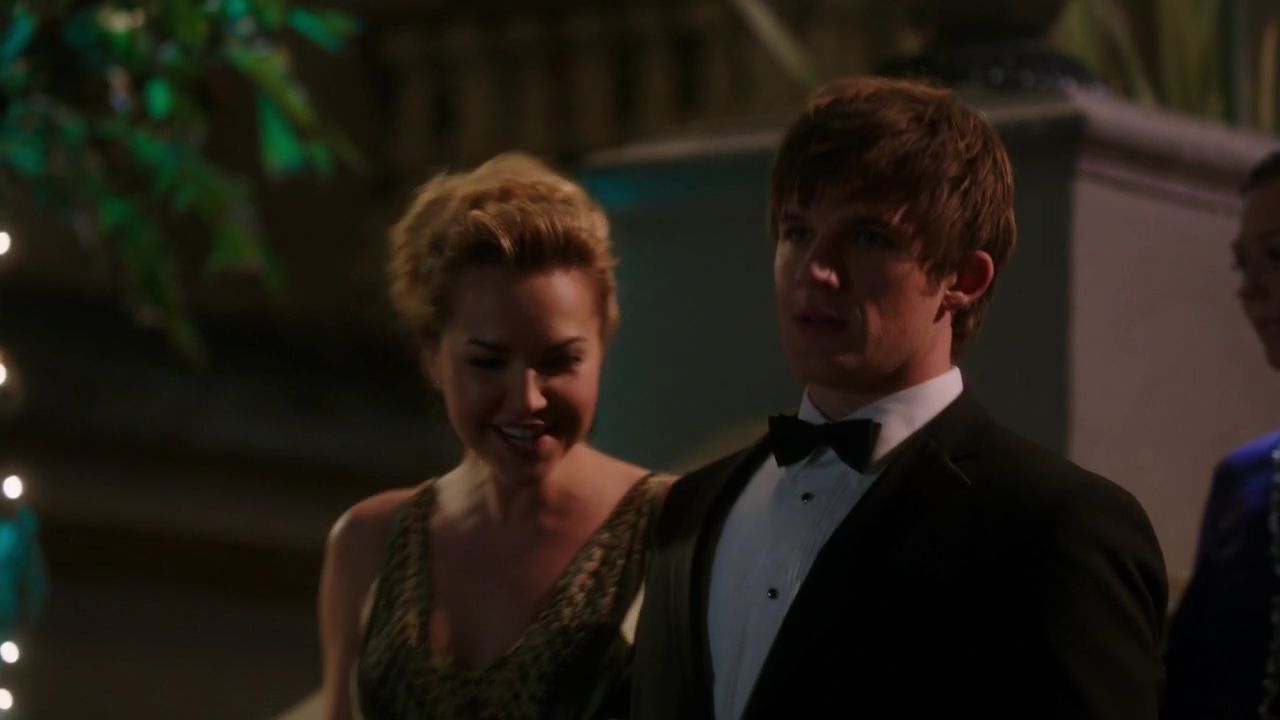 90210-S04E16-106.jpg