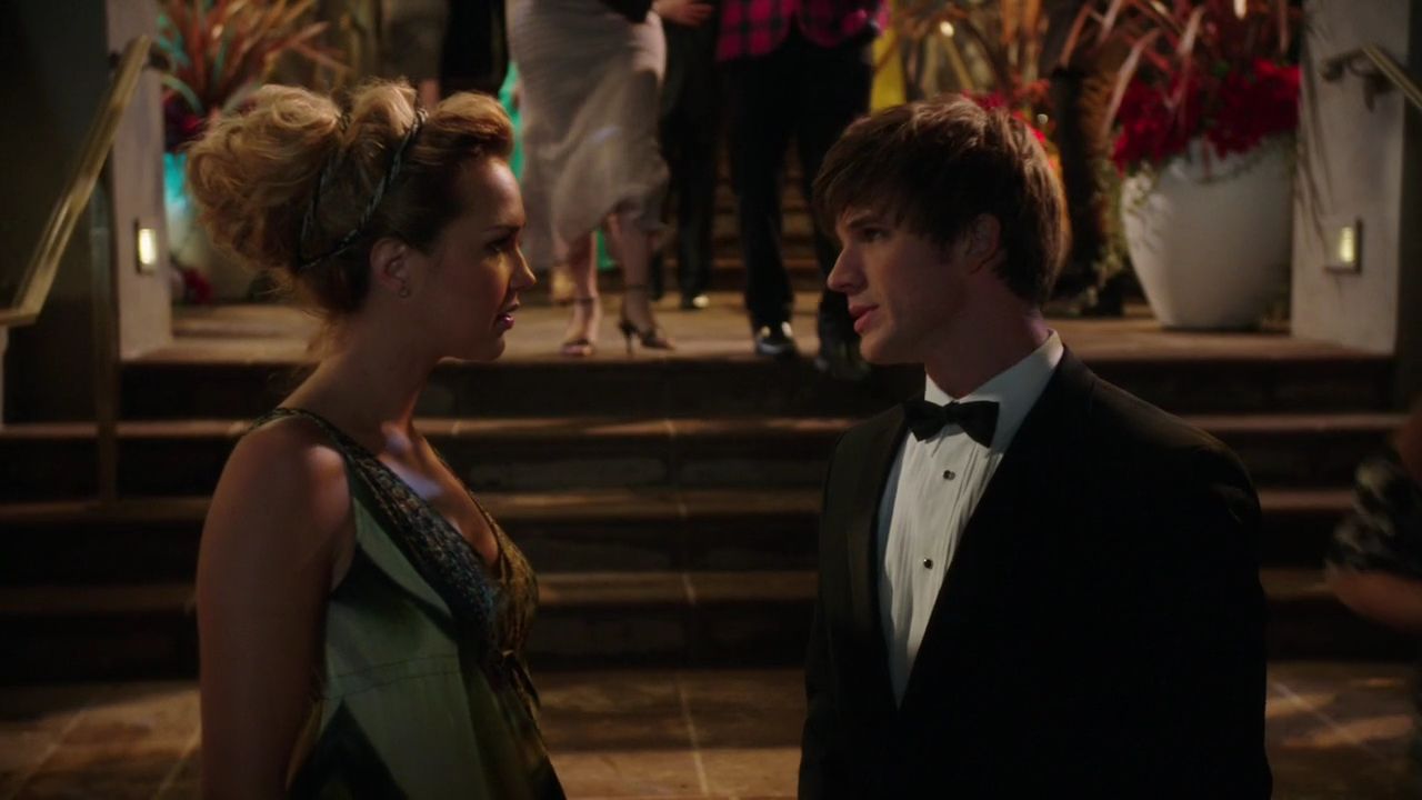 90210-S04E16-110.jpg