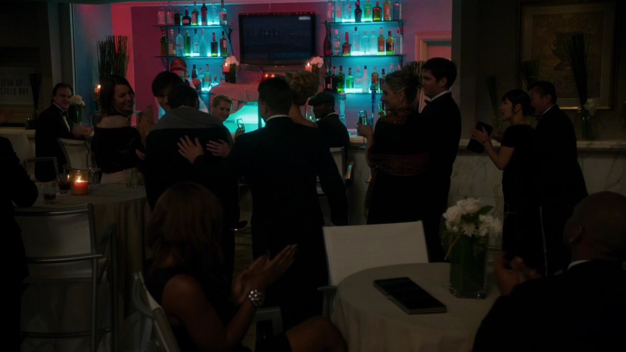 90210-S04E16-129.jpg