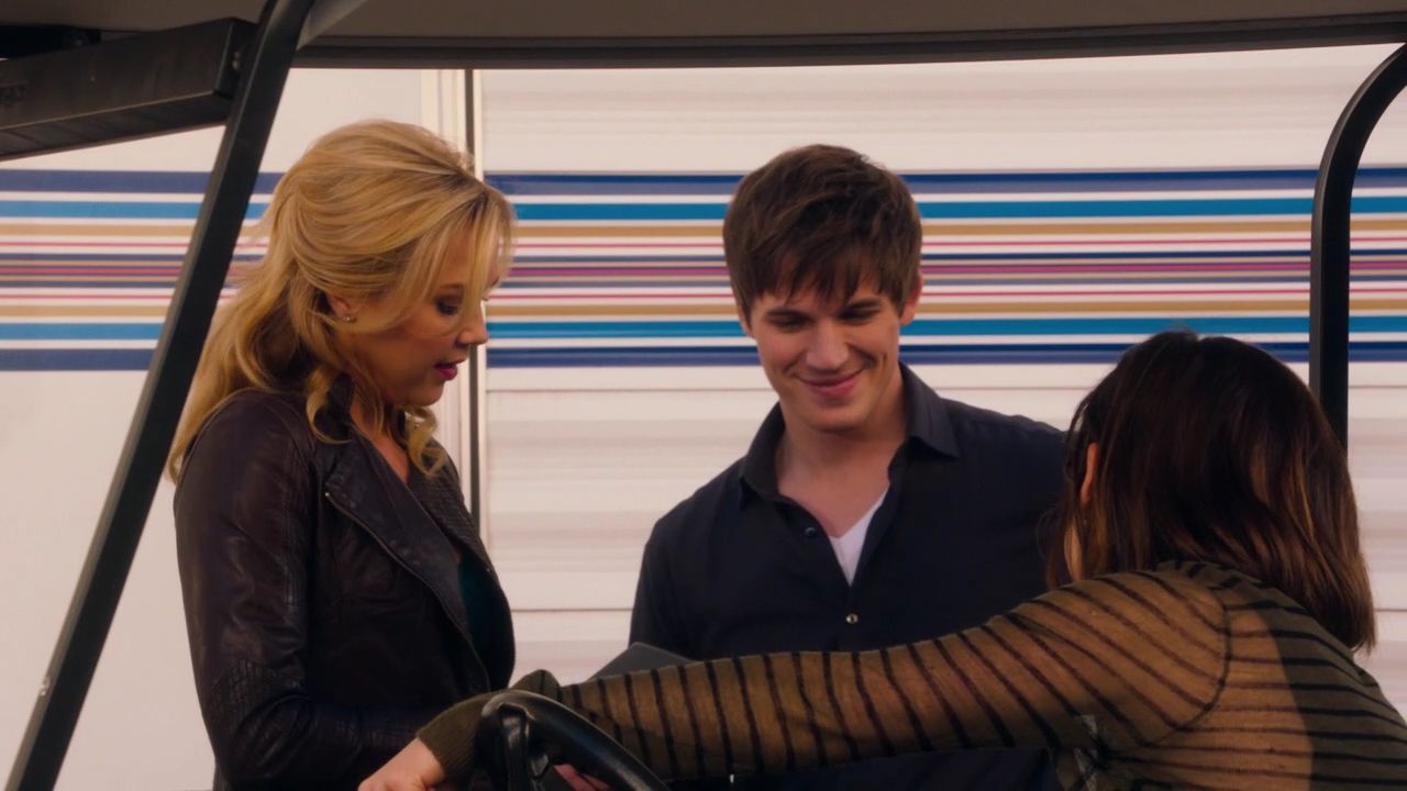 90210-S04E17-116.jpg