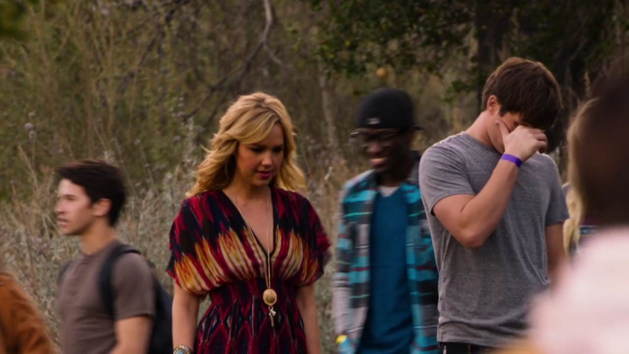 90210-S04E18-058.jpg