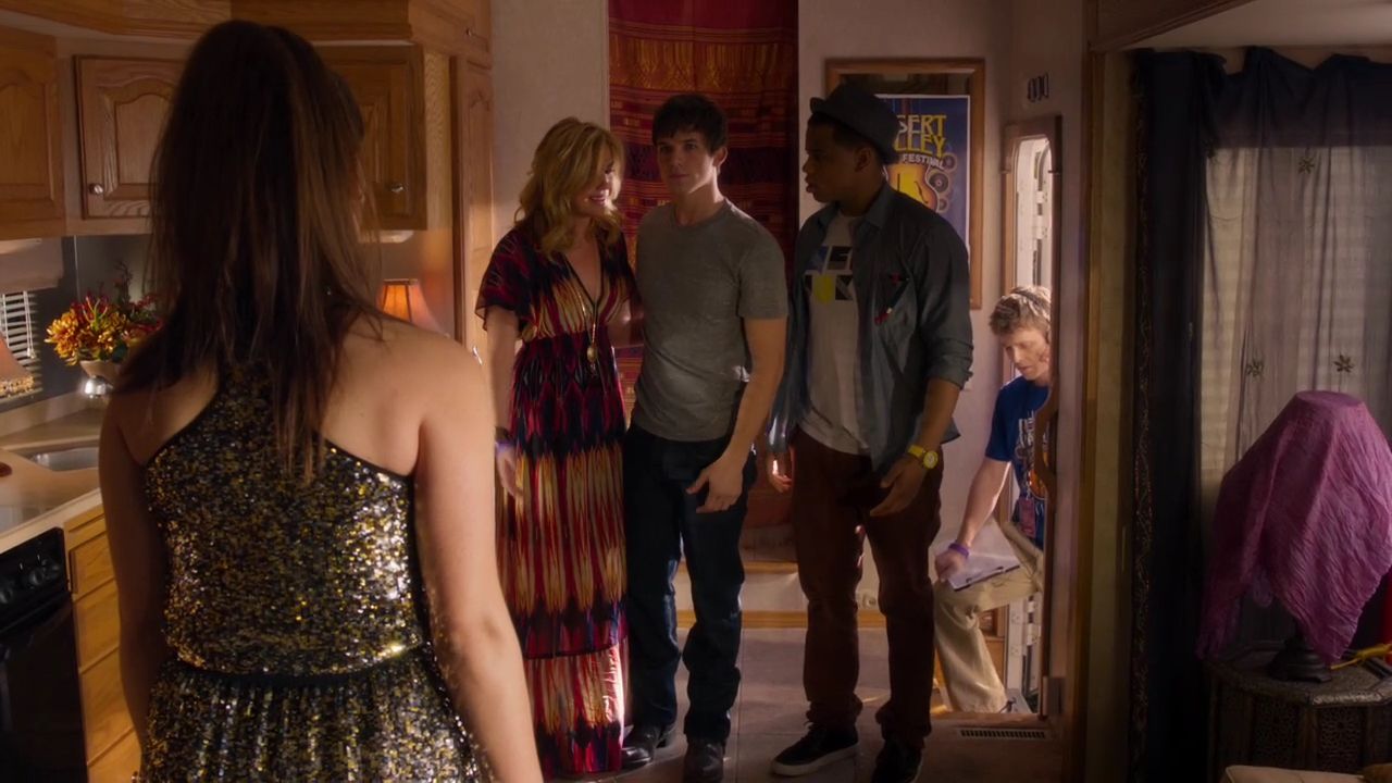 90210-S04E18-127.jpg