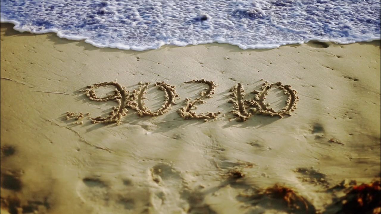 90210-S05E01-028.jpg