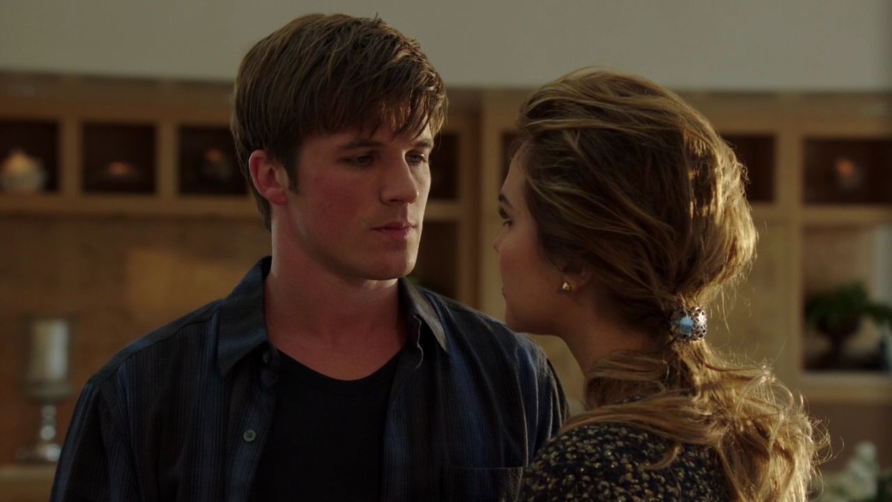 90210-S05E02-103.jpg