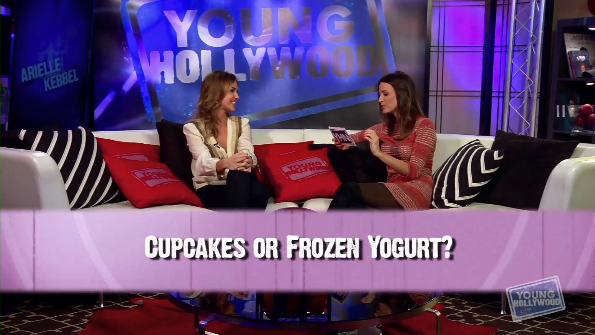 YoungHollywood-11-29-2012_255.jpg